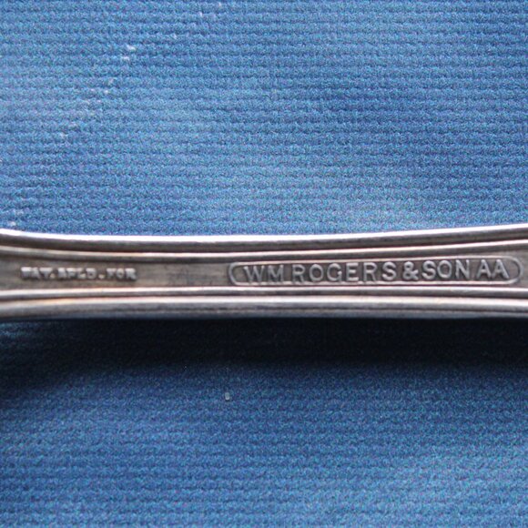 Antique Wm. Rogers & Son AA Silverplate Cold Meat Fork 6" Ornate Pat.Pend - Picture 5 of 5